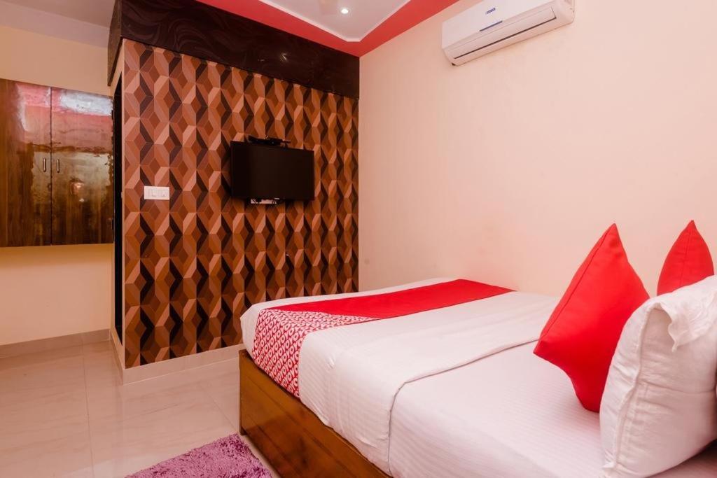 Pensión Wind Flower New Aadya International Near International Airport *